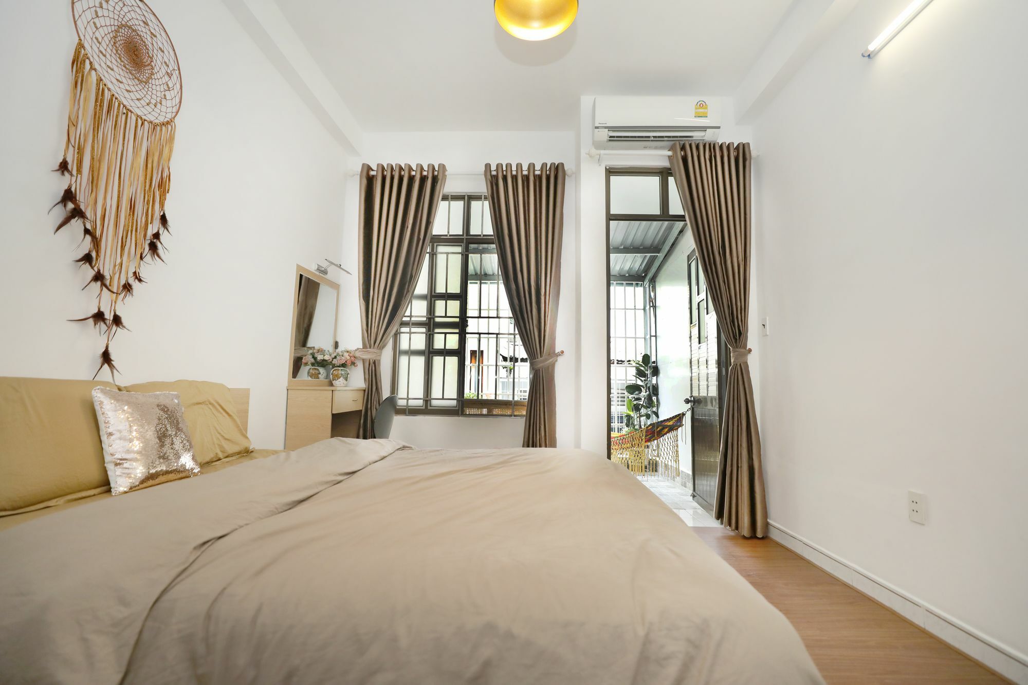 Saigon April Homestay ホーチミン市 エクステリア 写真